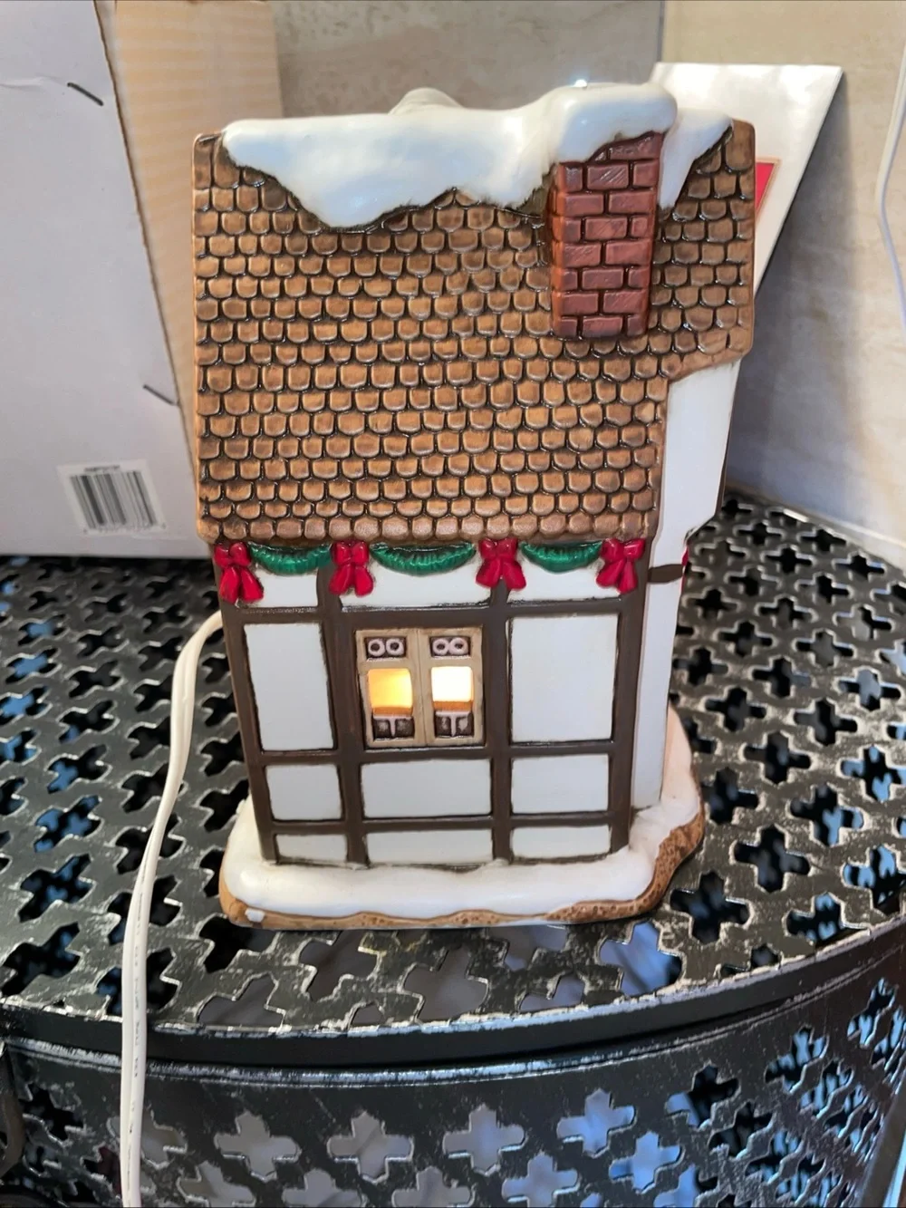 Lefton Hampshire Christmas House Ceramic 07336 Hand Painted 1989